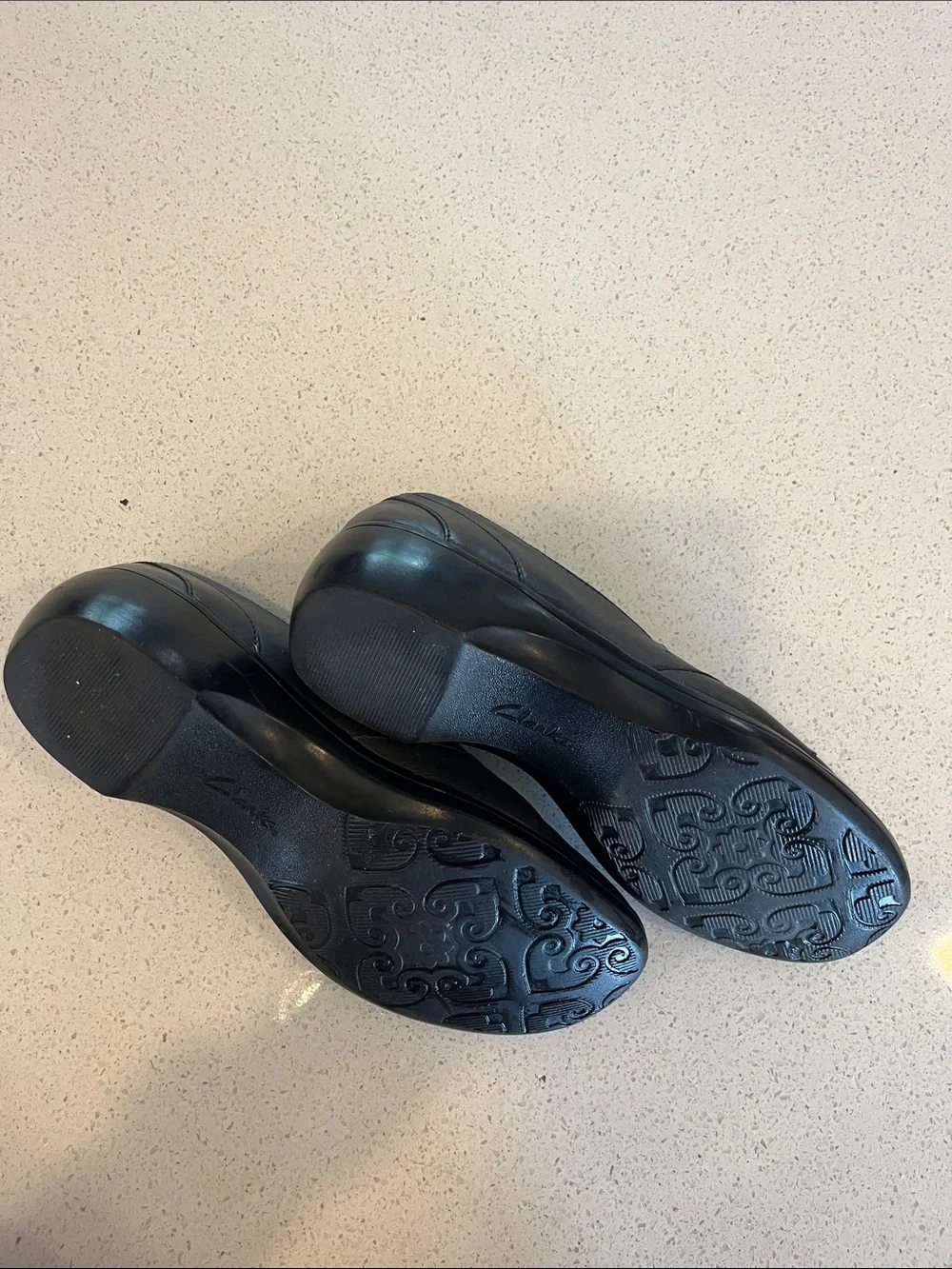 Clarks Women’s Black Slip-On Comfort Loafers Size 8